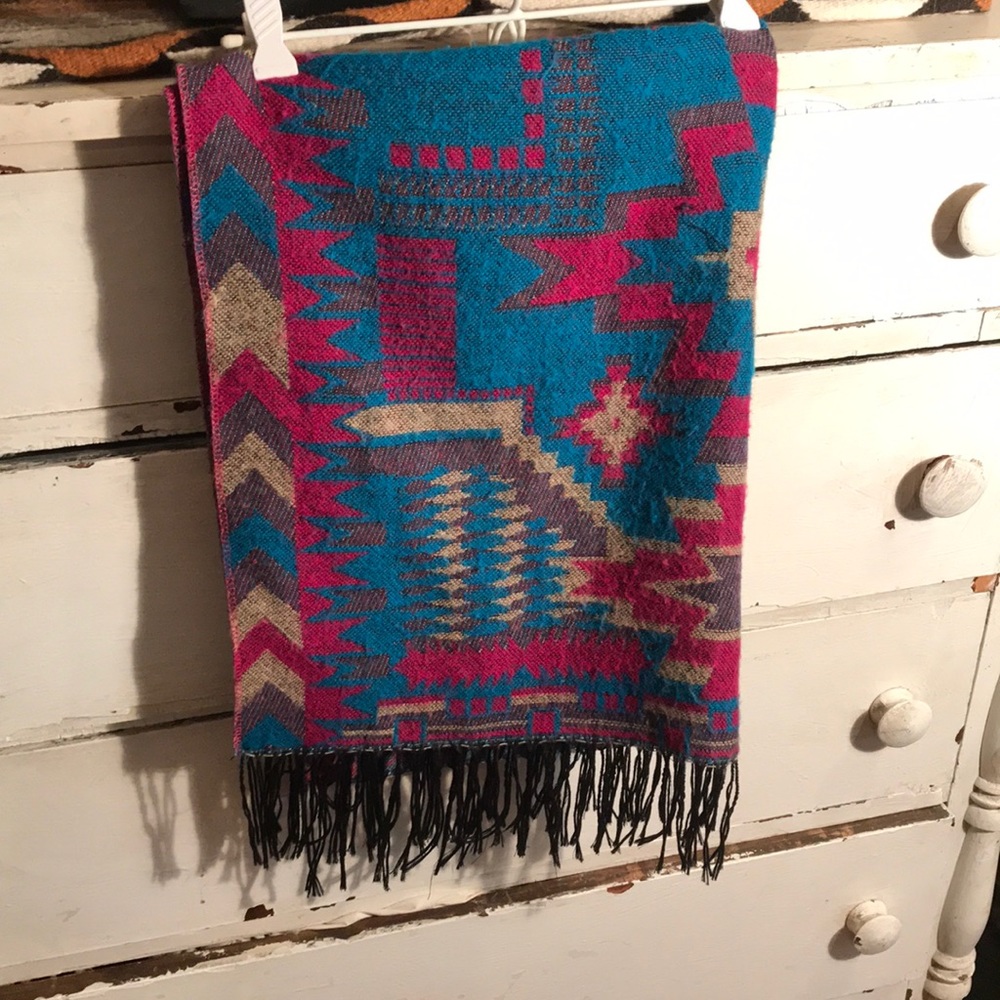 Beautiful Scarf - Picture 4 of 4
